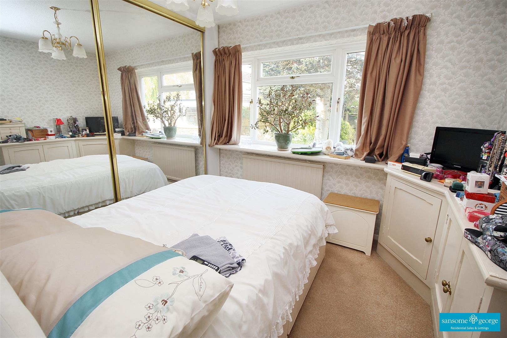 White Lodge Close, Tilehurst, Reading
